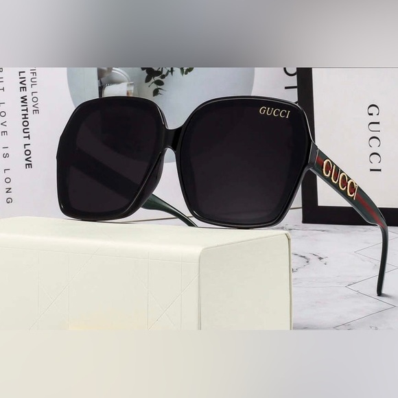 Gucci Accessories - Gucci Black Oversized Sunglasses